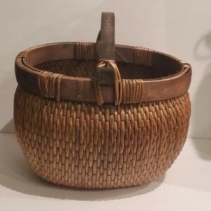 Vintage Antique Large Woven Willow Basket w/Wood Handle